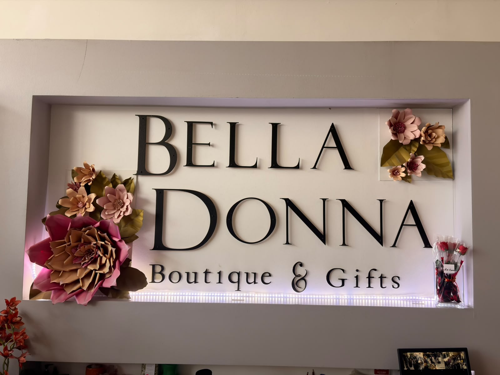 Bella Donna Boutique & Gifts signage